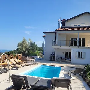 Mit Beheiztem Pool Kroatien Herbst Und Winter Lovran